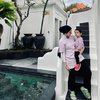 Intip Keseruan Arya Saloka dan Putri Anne Bareng Sang Anak saat Liburan ke Bali