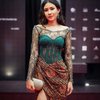7 Potret Shenina Cinnamon Pakai Kebaya yang Terinspirasi dari Nyi Roro Kidul di FFI 2021