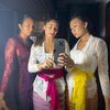 Deretan Potret Valerie Thomas yang Tampil Memukau Pakai Baju Adat Bali, Wajah Bule Rasa Lokal