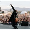 Potret Niki Zefanya Tampil Menggunakan Busana Serba Hitam di Coachella Minggu ke-2