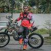 Sisi Lain Judika, Hobi Menunggang Motor Cross Sampai Punya Team Judika Team Gaspol