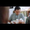 Papa Muda Siaga, Intip 10 Momen Ikbal Fauzi Momong Anak dengan Terampil