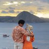 Dulu Honeymoon, Ini 10 Potret Seru Dinda Hauw dan Rey Mbayang Liburan ke Laboan Bajo Bareng Anak