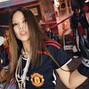 8 Potret Jennie BLACKPINK Kenakan Jersey Manchester United di Video Klip Pink Venom, Langsung Trending Hebohkan Fans