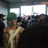Auto Lepas Jaket, Ini Deretan Potret NCT 127 Tiba di Bandara Indonesia Jelang Konser 2nd Tour Neo City: Jakarta-The Link
