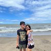 Deretan Potret Kebersamaan Ziva Magnolya dan Rey Bong, Bikin Baper saat Pelukan di Pantai!