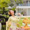 Deretan Potret Bunda Corla Tampil Cantik dengan Kebaya Bali, Bodynya yang Langsing dan Singset Curi Perhatian