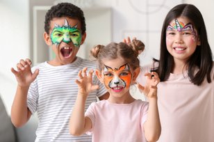 Seru-seruan Bareng Si Kecil, Apa Sih Manfaat Face Painting untuk Anak-anak?
