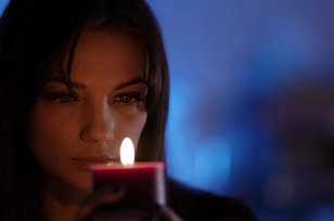 Benarkah Terapi Lilin Bermanfaat untuk Kesehatan Mata?