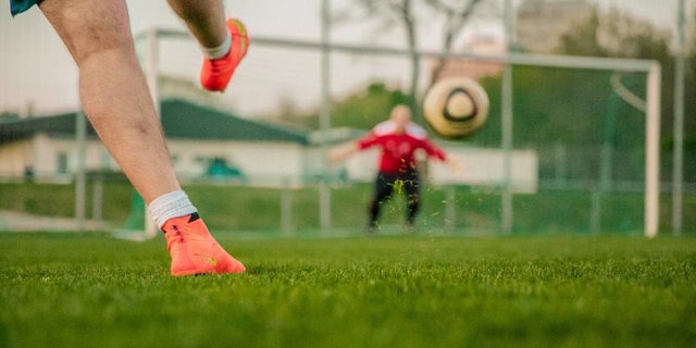 Pemain Depan dalam Permainan Sepak Bola, Posisi Lain serta Tugasnya | Diadona.id