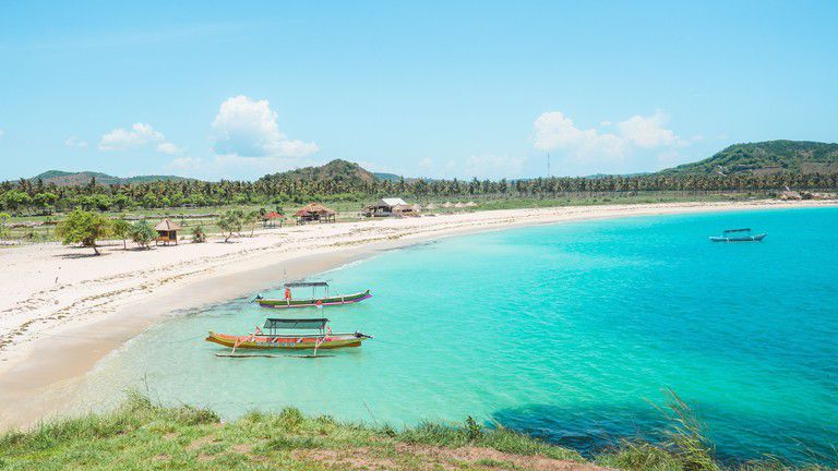 Ilustrasi Pantai di Lombok