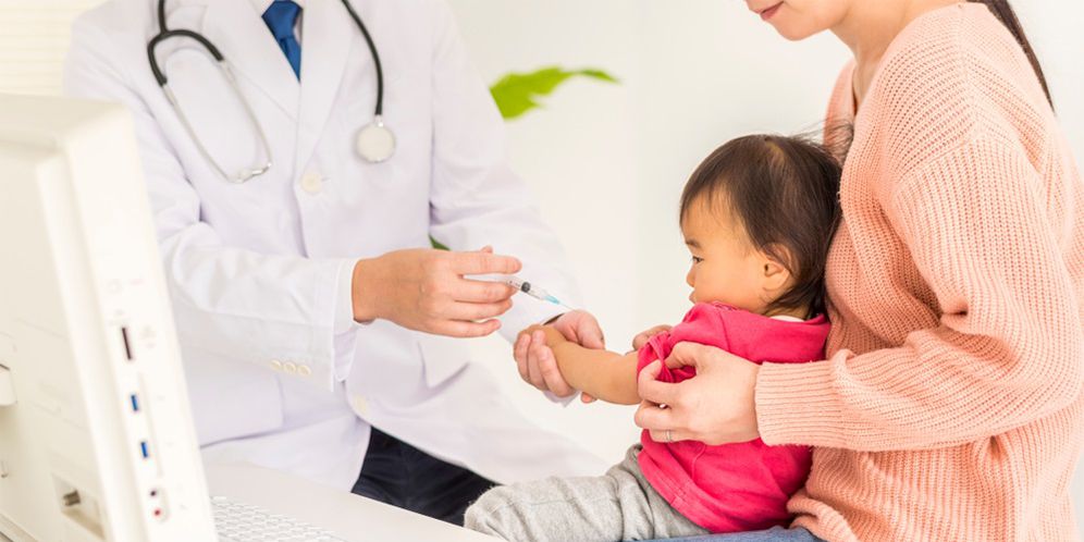 Vaksinasi atau Imunisasi Anak