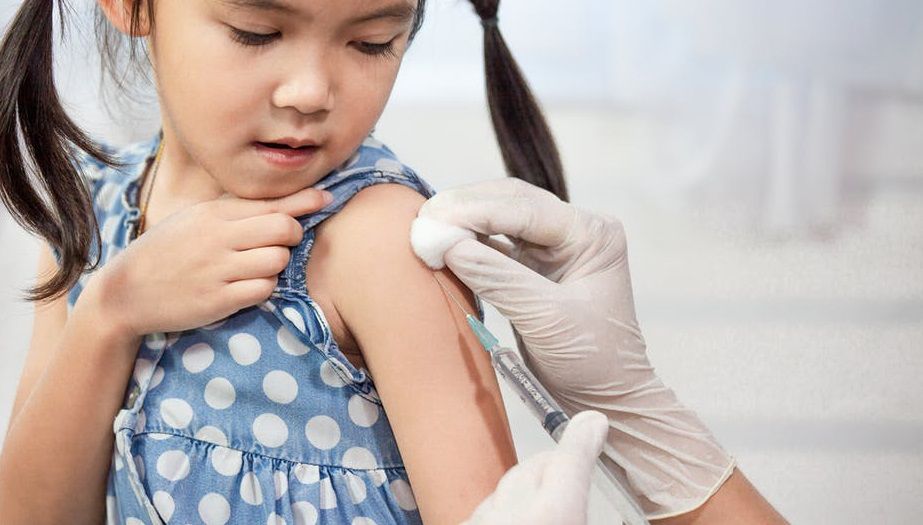 Ilustrasi Imunisasi Anak