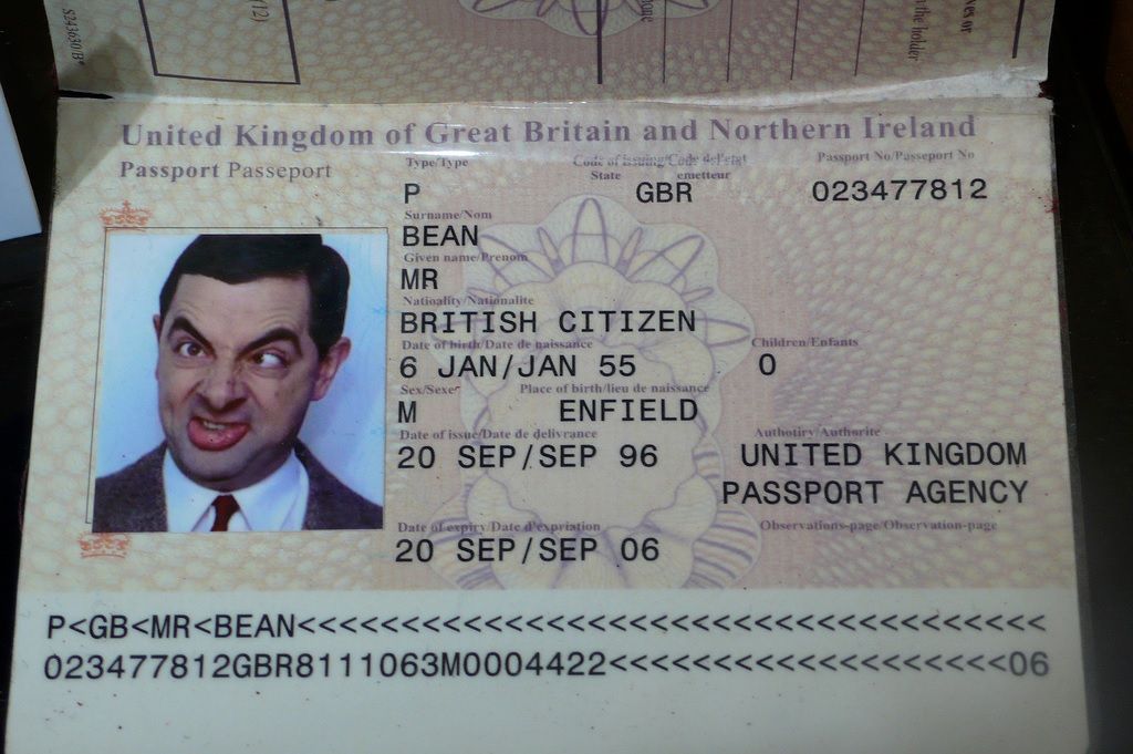 Pasport yang Perlihatkan Nama Asli Mr. Bean