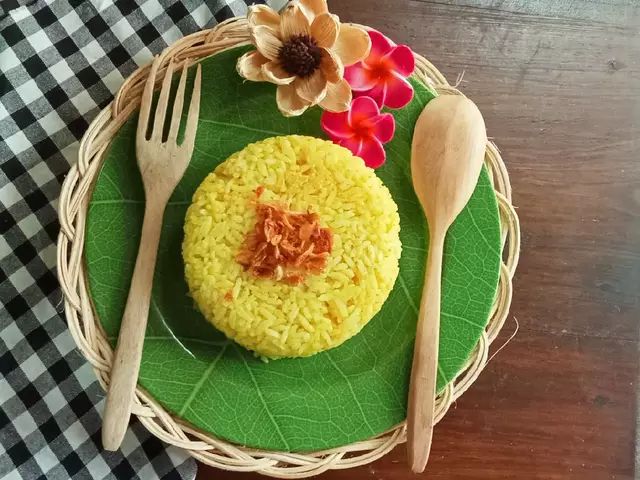 Resep Nasi Kuning Rice Cooker Simple ala Anak Kost