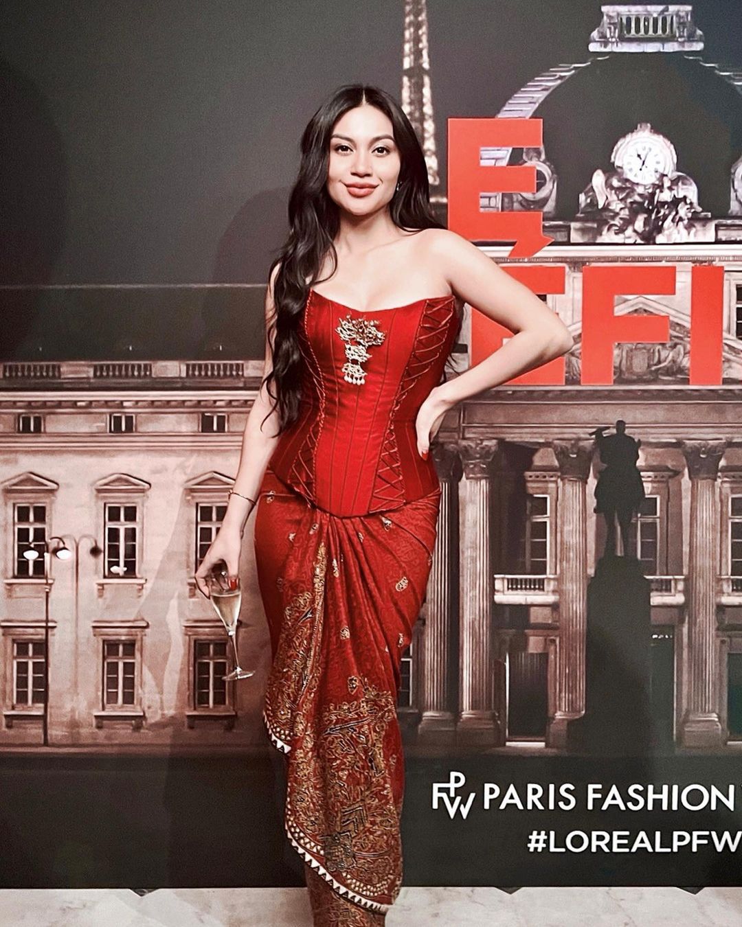 Ariel Tatum di after party Paris Fashion Week 2023