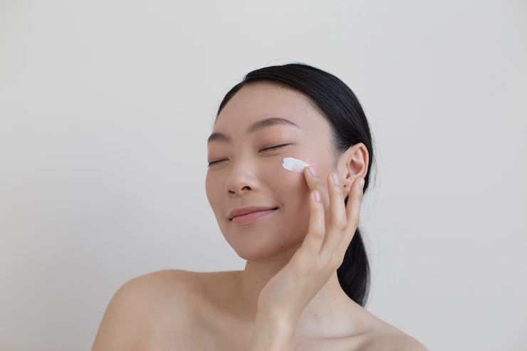 Skincare Routine dan Treatment Khusus untuk Cerahkan Kulit Wajah