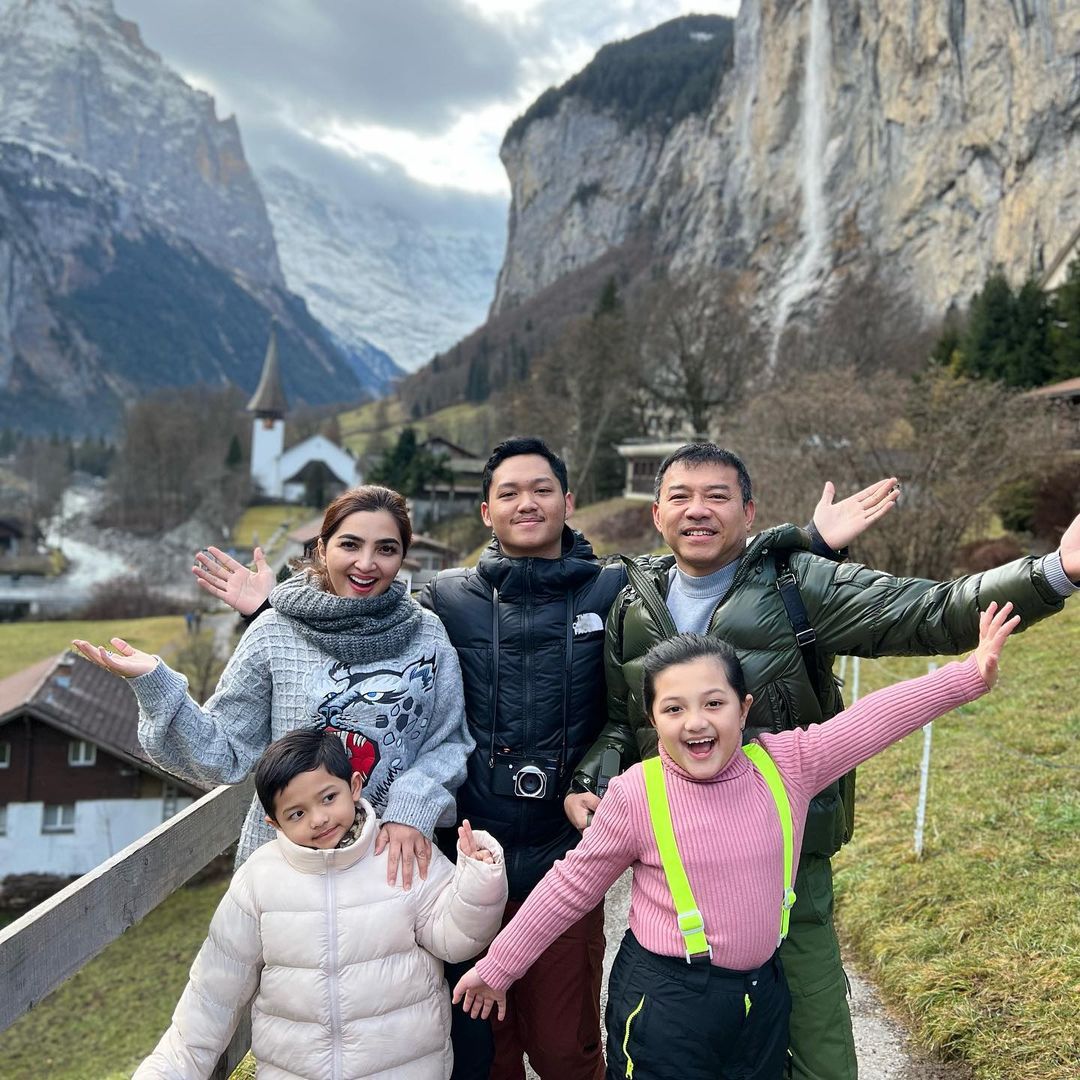 Keluarga Hermansyah di Swiss
