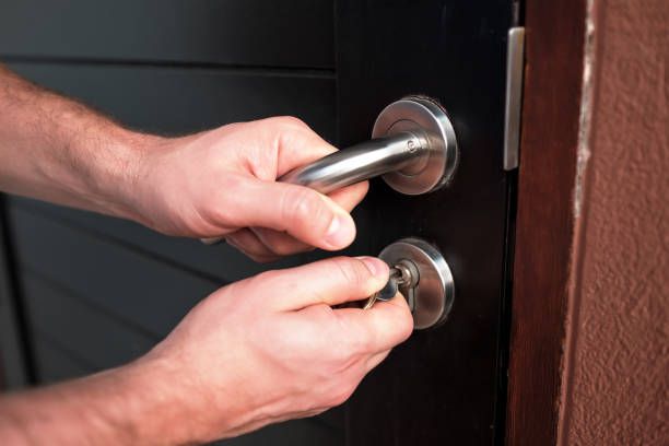 Cara Membuka Pintu Rumah Terkunci - Kunci Duplikat