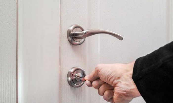 Cara Membuka Pintu Rumah Terkunci - Kunci Ketok