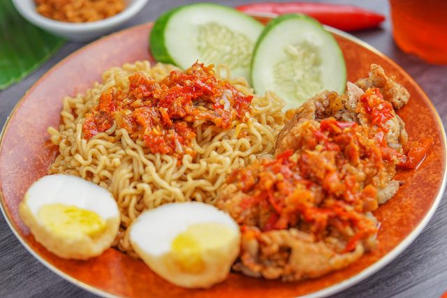 5 Tips Makan Mie Instan Agar Tidak Gemuk Berani Nyobain Diadona Id