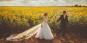 10 Tempat Aneh dan Unik untuk Melangsungkan Pernikahan