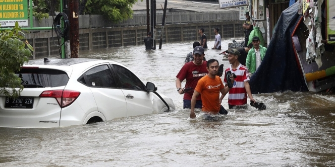 Iniloh Penyebab Banjir Bandang di Garut dan Jakarta 