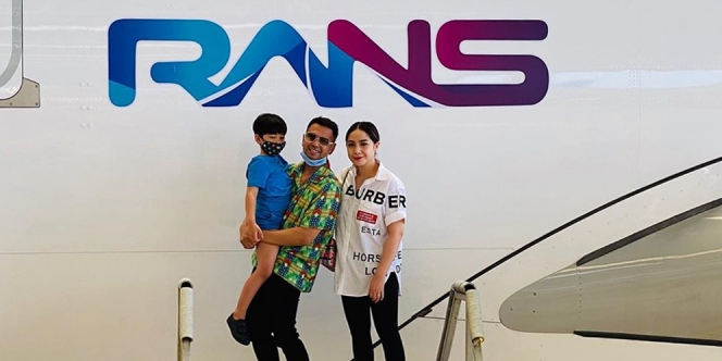Bikin Heboh, Begini Reaksi Raffi Ahmad dan Nagita Slavina Waktu Lihat Logo Rans Ditempel di Pesawat