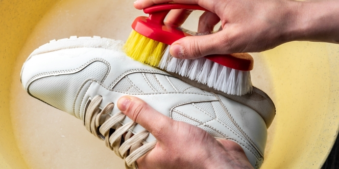Cara Mencuci Sepatu yang Benar, Agar Tidak Cepat Rusak dan Bau