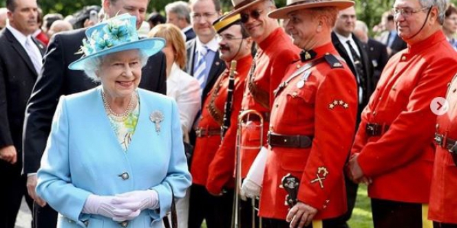 Ratu Elizabeth II Cari Tukang Bersih-Bersih Istana dan Digaji Rp 368 juta! Berminat?