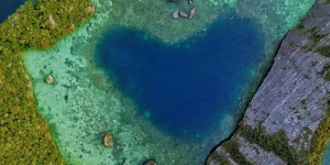 10 Potret Wulan Guritno dan Shalom Razade Main ke Pulau Komodo, Terlihat Santai dalam Balutan Bikini