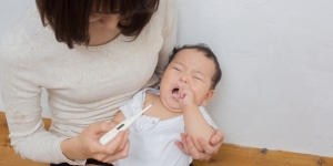 Bayi Jadi Demam Saat Tumbuh Gigi, Mitos atau Fakta?
