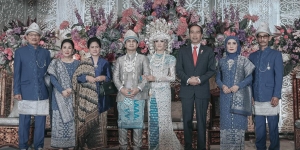 Curi Perhatian, 4 Pernikahan Seleb Ini Juga Dihadiri Presiden Jokowi Lho!