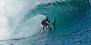 7 Pantai dengan Ombak Terbesar di Indonesia, Cocok untuk Surfing
