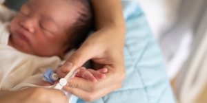 Bayi Newborn Tak Boleh Potong Kuku Sampai 40 Hari, Mitos Atau Fakta?