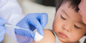 Pentingkah Vaksinasi Bagi Anak-Anak? Webinar Ini Bagikan Jawabannya 