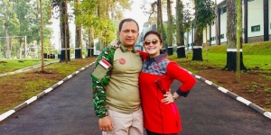 Ini Potret Mesra Bella Saphira bersama Sang Suami yang Seorang Jenderal TNI, Romantis Banget!