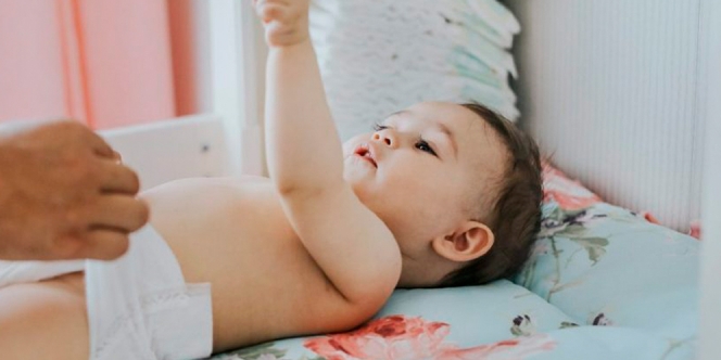Amankah Bayi Baru Lahir Gunakan Popok Sekali Pakai Tiap Hari?