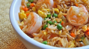 Resep untuk Sahur Kenyang Bergizi, Nasi Goreng Seafood Gurih Mantap