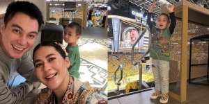 7 Potret Keluarga Baim Wong Nonton Final NBA di Amerika, Tingkah Kiano Gemesin Banget!
