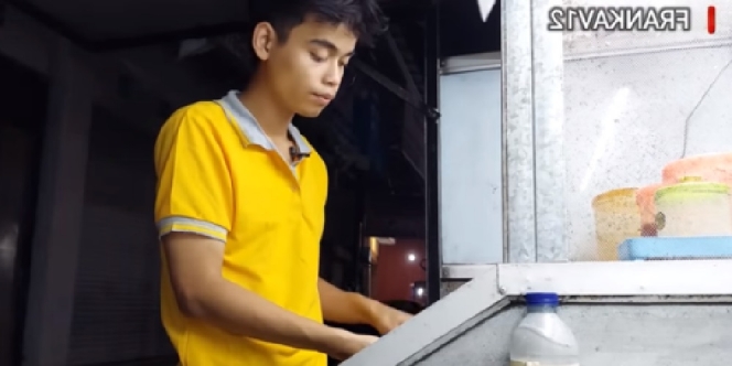 Buang Rasa Malu, Pria yang Masih Muda Ini Jualan Seafood Raup Untung hingga Rp3 Juta Tiap Hari