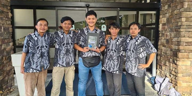 Mahasiswa Surabaya Sabet Juara di Kompetisi Satelit Amerika, Dapat Hadiah Rp72 Juta dari Dubes