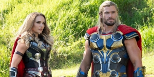 Review Film Marvel Studios Thor: Love and Thunder yang Bikin Penonton Penuh Gelak Tawa sampe Lupa Pahitnya Realita Hidup!