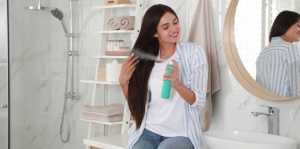 Anti Lepek, Ini Loh Manfaat Dry Shampoo Buat Rambut Berminyak yang Perlu Kamu Pertimbangkan