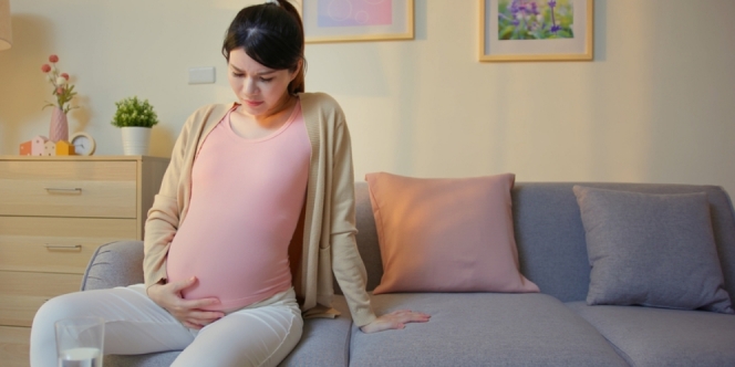 Apakah Normal Kalau Perut Sering Terasa Kencang saat Usia Kehamilan 9 Bulan?