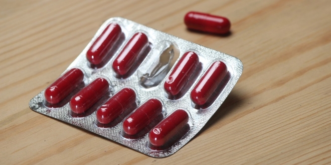 Masih Sering Bikin BIngug, Boleh ak Sih Minum Antibiotik Bersamaan dengan Parasetamol?