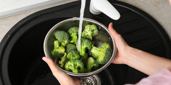 4 Cara Mencuci Brokoli untuk Hilangkan Kotoran dan Ulat, Efektif dan Sederhana