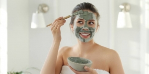 4 Cara Membuat Masker Alami Mudah dan Sederhana untuk Memutihkan Wajah dan Menghilangkan Komedo