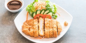 Cara Membuat Chicken Katsu Sederhana tapi Super Crispy, Auto Bisa Masak! 
