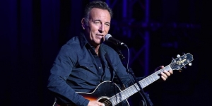 Lirik Lagu Bruce Springsteen - Only the Strong Survive